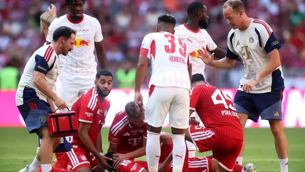 Major scare: Jamal Musiala suddenly collapses mid-game just minutes after scoring, Bayern star rush to help